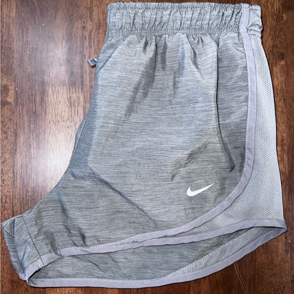 Nike Women's Dri-FIT classic 3" Running Shorts - Heathered Gray size M - Picture 2 of 7